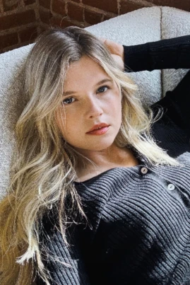 Ana Mulvoy Ten