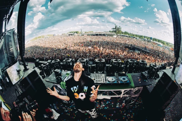 Steve Aoki