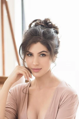 Elnaaz Norouzi