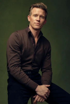 Warren Kole