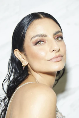 Aislinn Derbez