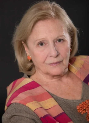 Giulia Lazzarini