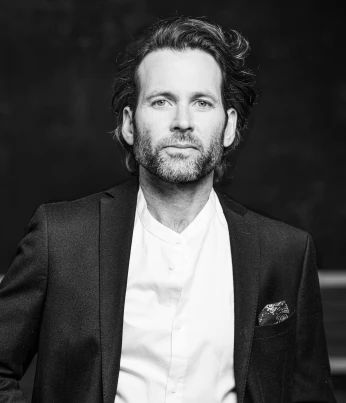 Eion Bailey